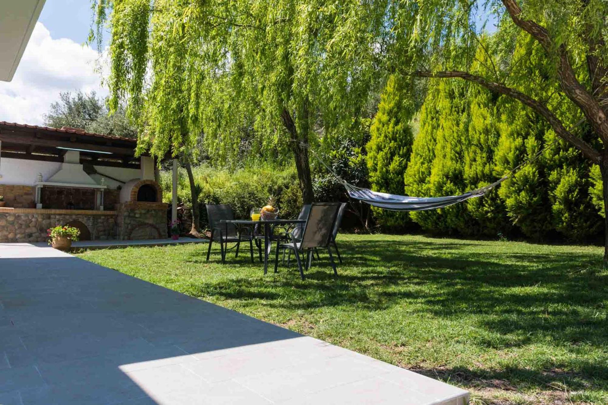 Liofyto House Private Garden Apartment ปลาเตเนียส ภายนอก รูปภาพ
